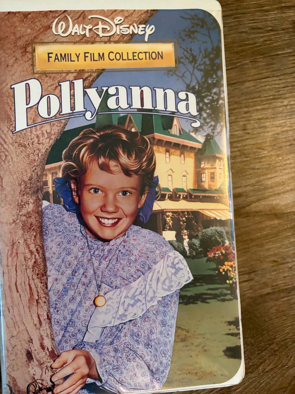 Lot of 3 Vintage Walt Disney Family Film Collection VHS Tapes: Shiloh, Swiss Fam - Picture 2 of 11
